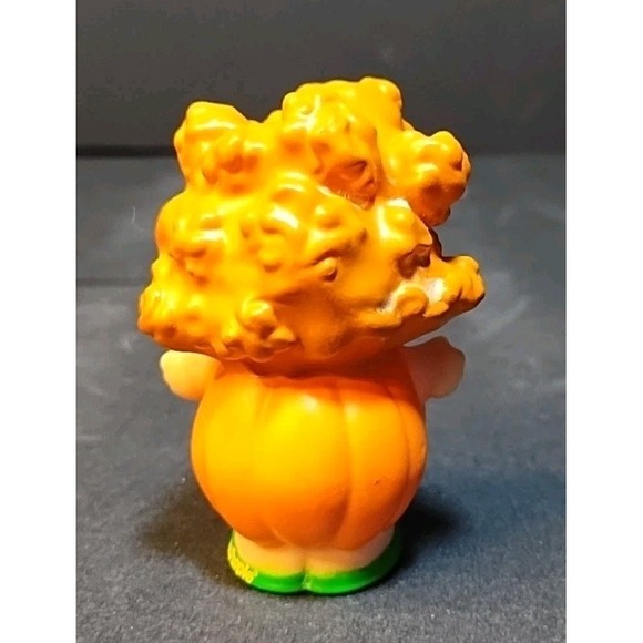 Fisher Price Little People Halloween Figure Sofie In Pumpkin Costume Girl - Picture 2 of 4